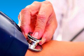 Meting van de bloeddruk voor diagnose van hypertensie